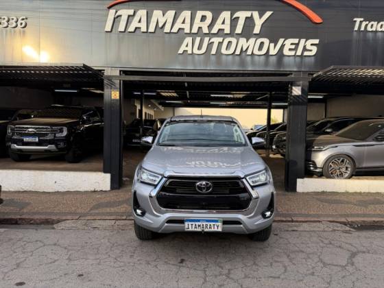 TOYOTA HILUX 2.8 D-4D TURBO DIESEL CD SRX 4X4 AUTOMÁTICO TOYOTA HILUX 2.8 D-4D TURBO DIESEL CD SRX 4X4 AUTOMÁTICO